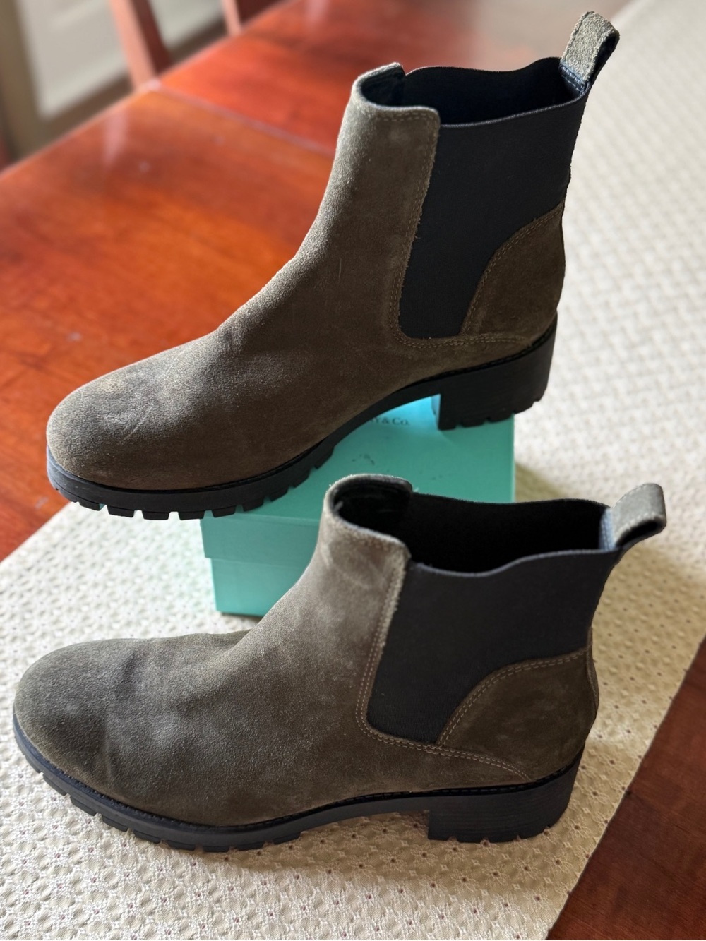 Joie Suede Chelsea Suede Ankle Boot Sz 9.5 - Picture 2 of 6